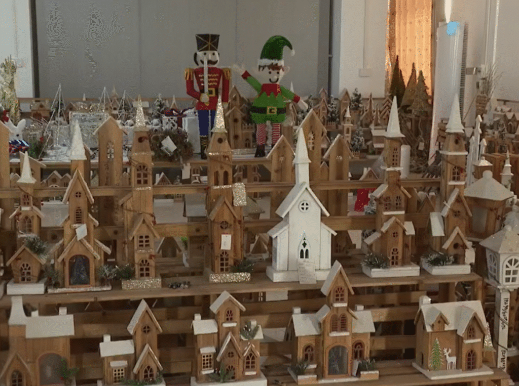 Ruicai Christmas deco crafts show room