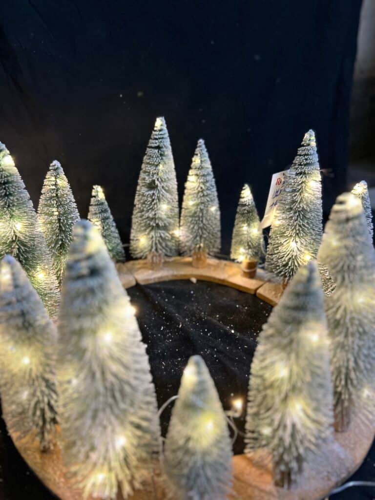 Mini Christmas Trees Bottle Brush Trees, Miniature Pine Christmas Tree Tabletop Mini Snow Frost Trees with Wooden Base for Christmas Holiday Decorations