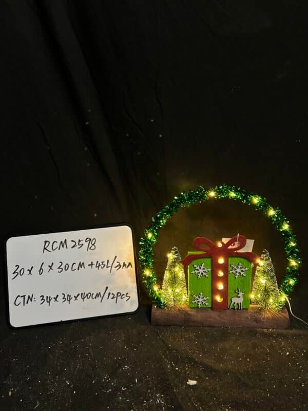 Good Quality Christmas Tabletop Decoration Wooden Lighted Christmas Indoor Light gift box Table Centerpieces Battery Operated Home Decorations for Holiday Party Gifts