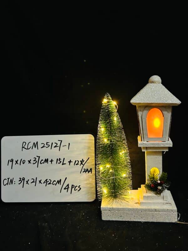 Wooden Streetlamp Ornament for Christmas Decoration Delicate Tabletop Adornment for Living Room Study and Holiday Parties Festive Scene Decor