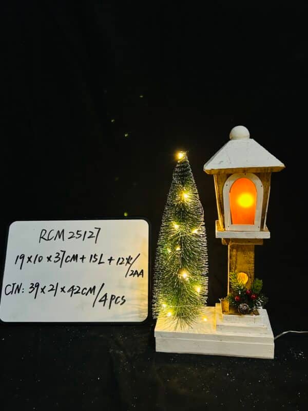 Wooden Streetlamp Ornament for Christmas Decoration Delicate Tabletop Adornment for Living Room Study and Holiday Parties Festive Scene Decor