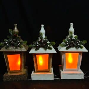 Streetlamp Model Delicate Tabletop Ornament for Christmas Decor for Home Garden and Office Showcase Adornment for Memorable Holidays