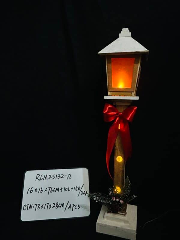 76CM Christmas Wooden Streetlamp Model Creative Tabletop Decor for Restaurant and Office Festive Adornment Natural Craftsmanship