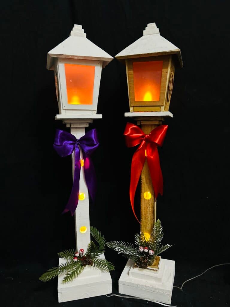 76CM Christmas Wooden Streetlamp Model Creative Tabletop Decor for Restaurant and Office Festive Adornment Natural Craftsmanship