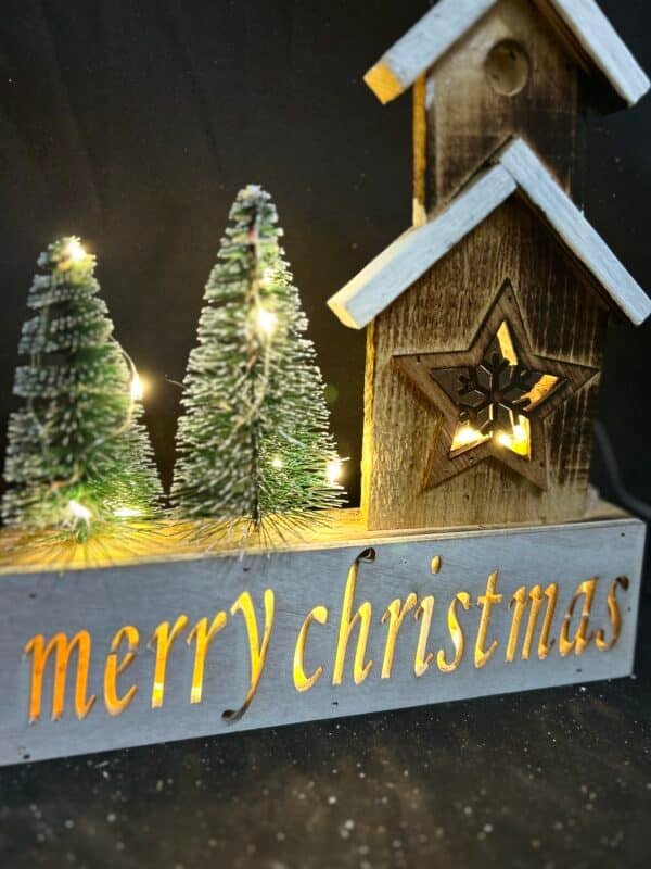 Christmas Led Light Wooden House,Pre-Lit Wooden Christmas Village House LED Christmas Scene Houses with Lights Luminous Wood House Tabletop Decors for Winter Xmas Holiday Party