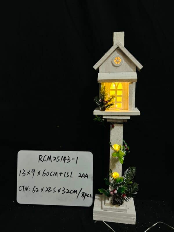 Christmas Wooden Streetlamp Model Creative Tabletop Decor for Restaurant and Office Festive Adornment Natural Craftsmanship