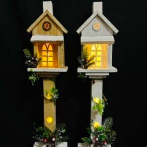Christmas Wooden Streetlamp Model Creative Tabletop Decor for Restaurant and Office Festive Adornment Natural Craftsmanship